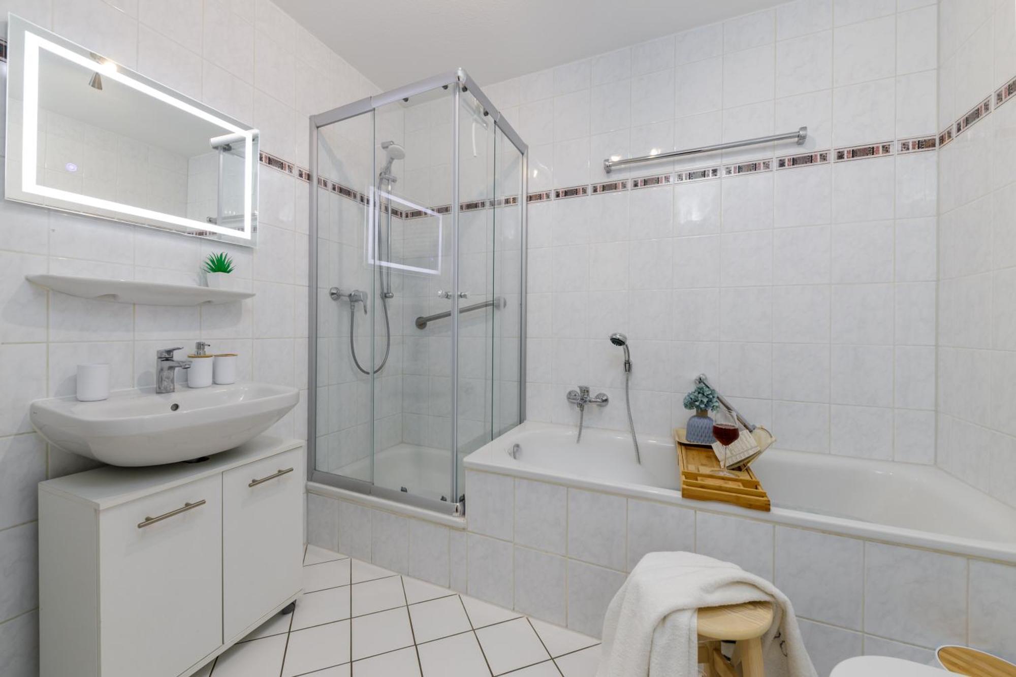 2 Zimmer Wohnung, Kueche, Bad, Balkon, Netflix Alzey Esterno foto